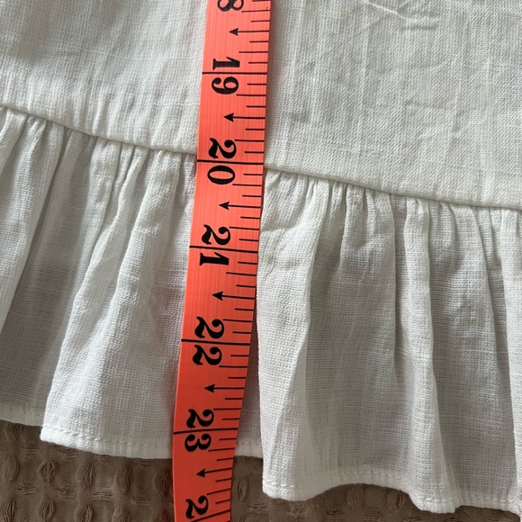 SHEIN | White Button Down V-Neck Ruffle Hem Tank Top - Picture 8 of 9